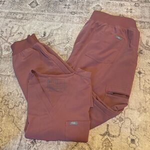 Figs Dusty Rose Scrub Set